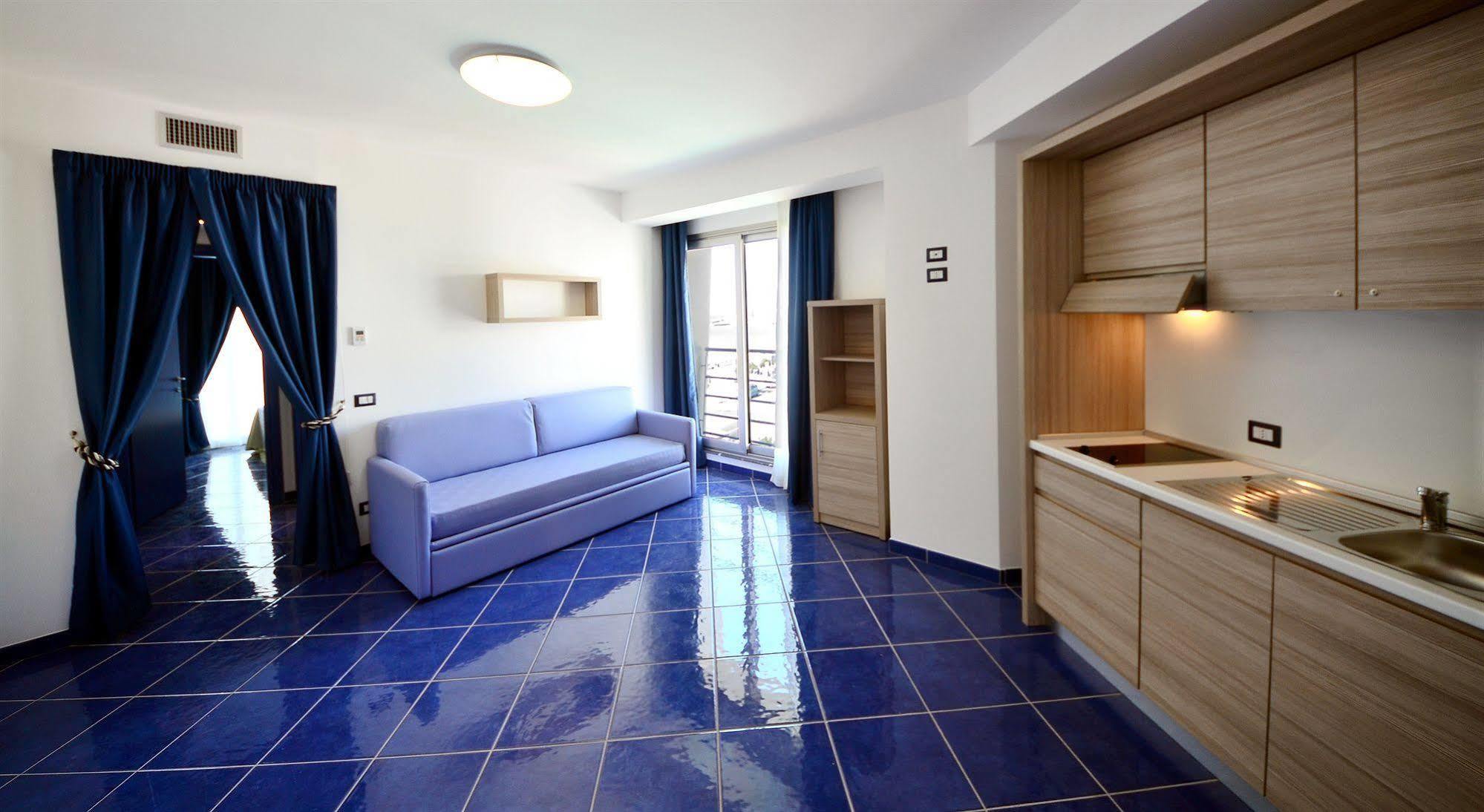 Hotel Astro