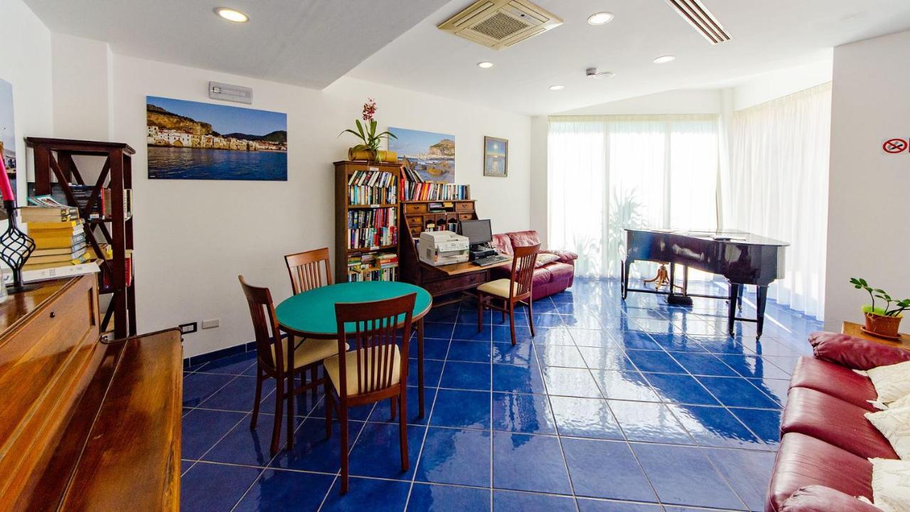 Astro Hotel 4*